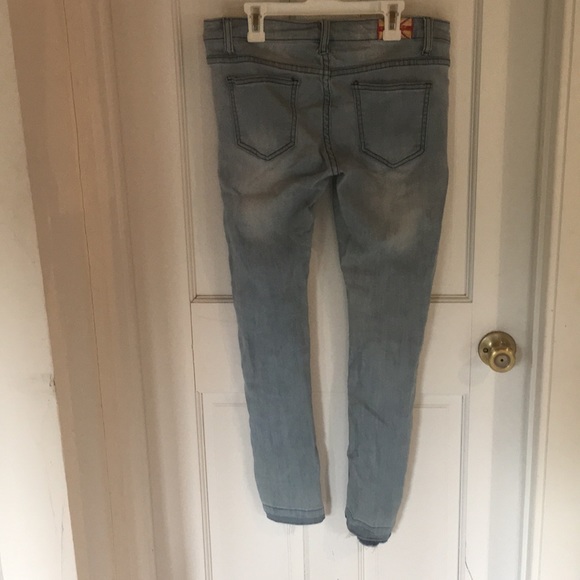 Ripped jeans - Picture 2 of 2